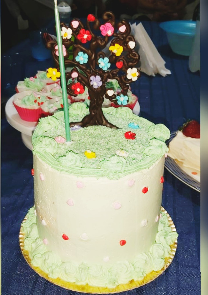Una foto de Torta árbol de la vida, con sorpresa!