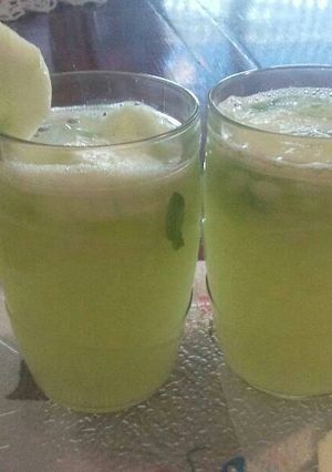 Una foto de Agua refrescante de pepino 🍋