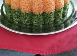 Una foto de Arroz Navideño bicolor