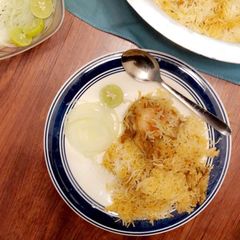 A picture of Hyderabadi chicken biriyani.