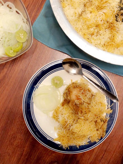 A picture of Hyderabadi chicken biriyani.