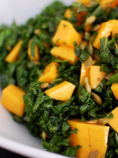 Una foto de Col Kale con Mango y Pipas