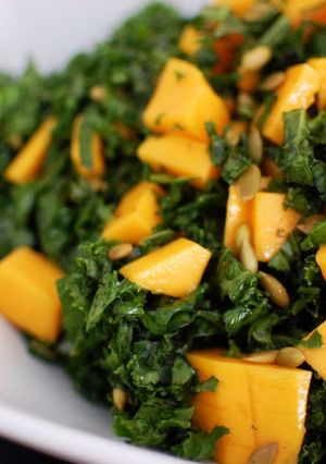 Una foto de Col Kale con Mango y Pipas