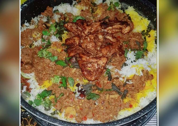 Qeema gravy with chicken sajji rice