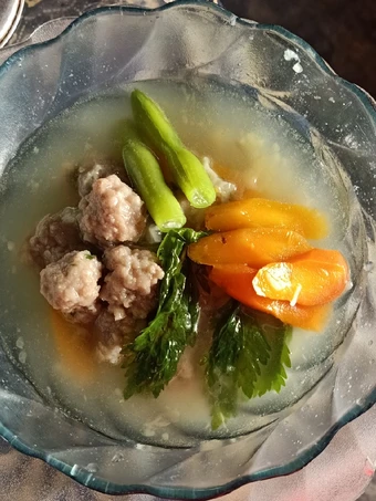 Cara Mudah Menyiapkan Resep Sop wortel baso sapi (MPASI 11m) yang Menggugah Selera