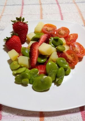 Una foto de Ensalada con habas
