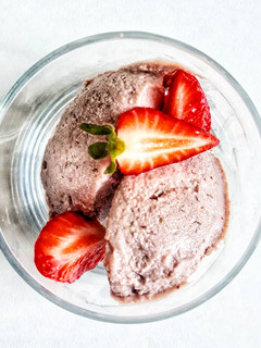 Una foto de 🍨Tofu-helado de fresa 🍨