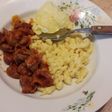 Zúzapörkölt nokedlivel