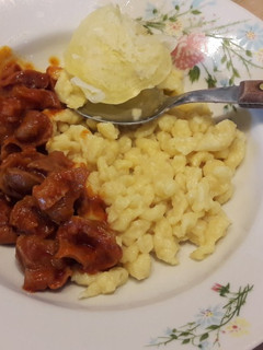 Zúzapörkölt nokedlivel recept fotója