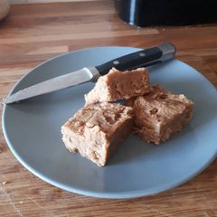 A picture of Peanut butter fridge fudge.