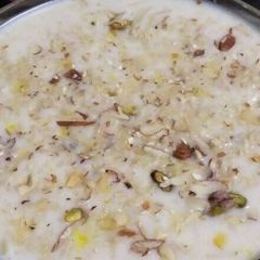A picture of Meethi sevaiya.