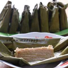 A picture of Barongko Pisang.