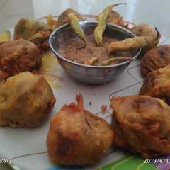 A picture of आलू बड़े (Aloo bade recipe in Hindi).