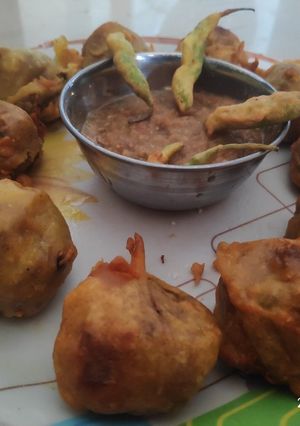 आलू बड़े (Aloo bade recipe in Hindi) रेसिपी मुख्य फोटो