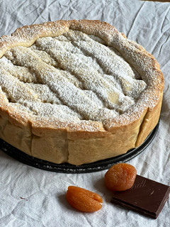 Foto di Pastiera di farro, cioccolato e albicocche
