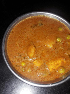 आलू मटर (Aloo matar recipe in Hindi) रेसिपी मुख्य फोटो