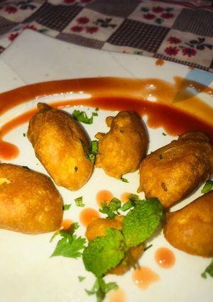 A picture of Egg pakoray💕ایگ پکوڑے 💕.