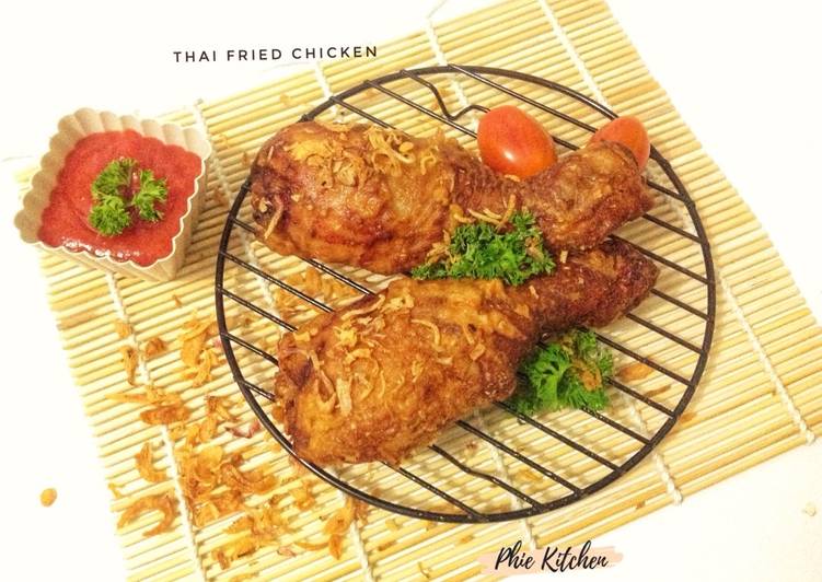 Bagaimana Menyiapkan Thai Fried Chicken yang Lezat Sekali