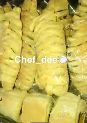 A picture of Meat roll &cartapillar.