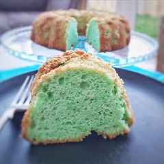 A picture of Pandan Chiffon Cake.