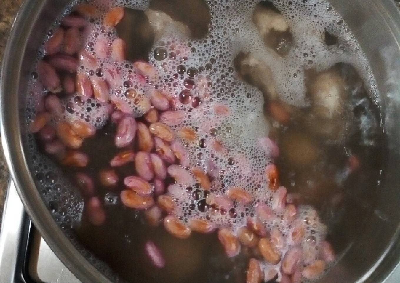 Sup babi kacang merah