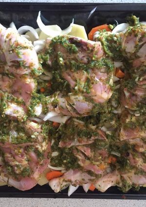 Una foto de Muslos de Pollo al Horno Adobado