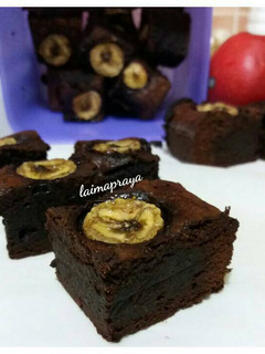 A picture of Classic Brownies.