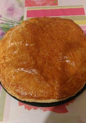 Une photo de Galette des rois frangipane à la framboise