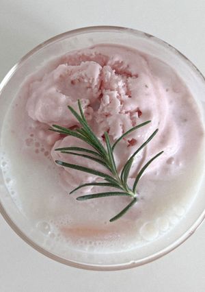 A picture of Strawberry Home CafeㅣStrawberry Milk Ice Cream.
