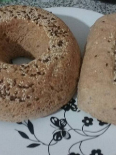 Una foto de Pan integral con semillas