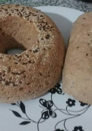 Una foto de Pan integral con semillas