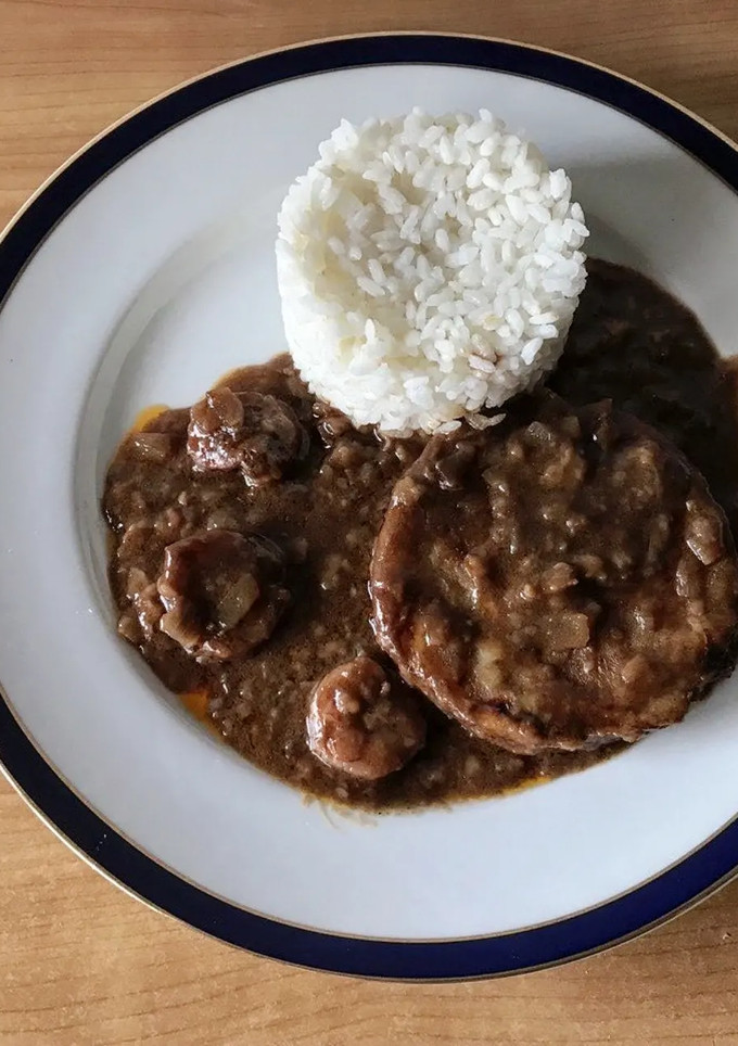 Una foto de Medadallones de merluza en salsa