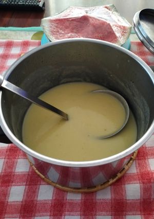 Foto principal de Crema de calabacín con curry y canela