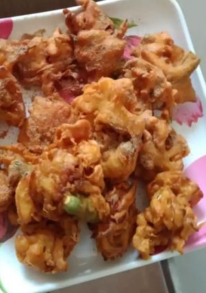 A picture of Payaj ke pakore.