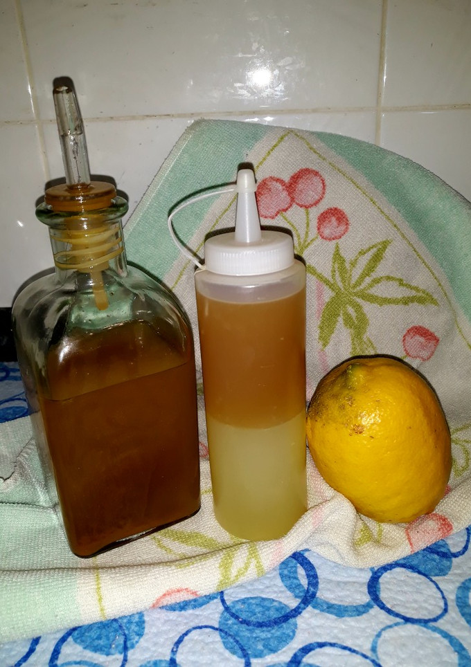 Una foto de Zumo de limón & aceite de oliva. Aliño saludable