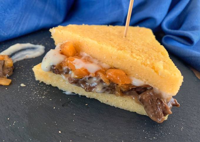 Ricetta di Fatto in casa Tramezzino di Polenta con Porcini, Zucca e Besciamella