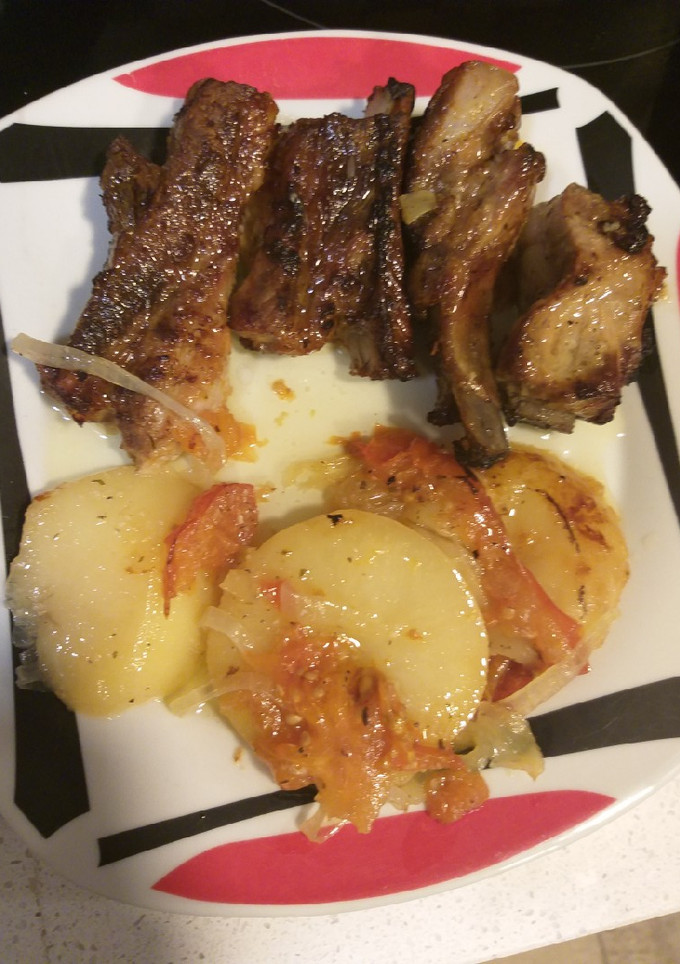 Una foto de Costillas de cerdo jugosas