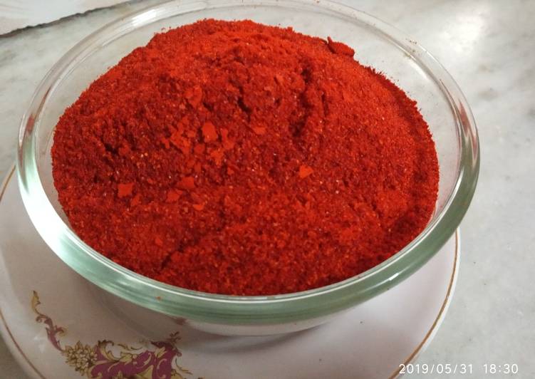 Kashmiri red chilli powder (freshly ground at home🏡) #post 15