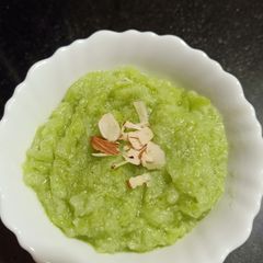 A picture of Lauki Halwa.