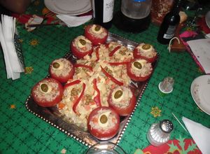 Una foto de Tomates Rellenos Navidad y Año Nuevo