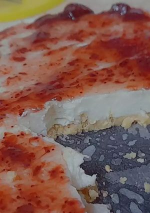 A picture of Strawberry cheesecake 🍓🎂.