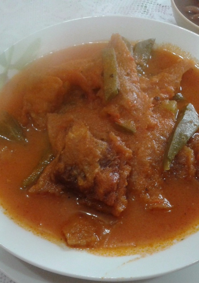 Una foto de Chicharrón en salsa roja