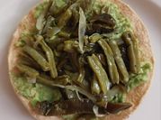 Una foto de nopales en rajas