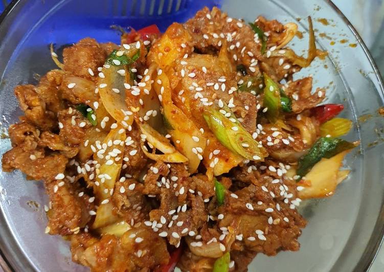 Jaeyuk bokkeum (pork/beef Bokkeum)
