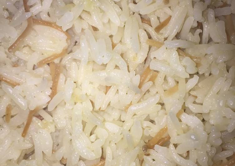 رز بالشعيرية والثوم