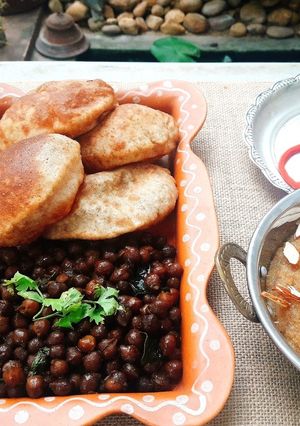 A picture of Kala Chana-Puri-Sooji Halwa for Kanjak Pujan.