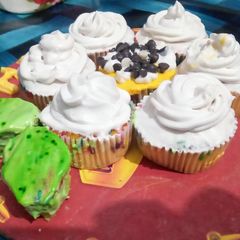 A picture of Cup cake Flower 🎂.