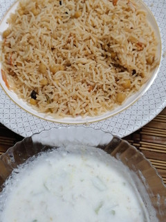 A picture of Safaid Chana rice.