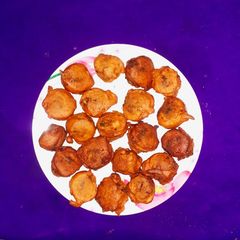 A picture of Aloo(Potato)Bonda.