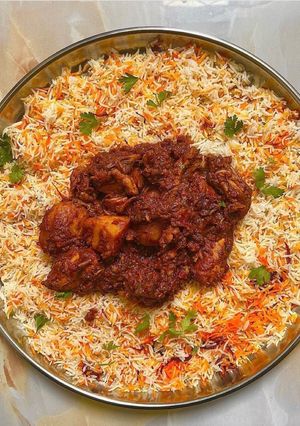 A picture of Swahili chicken biryani.